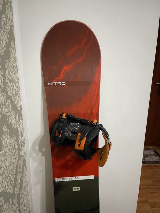 Placa snowboard  nitro 157 cm cu legaturi nitro