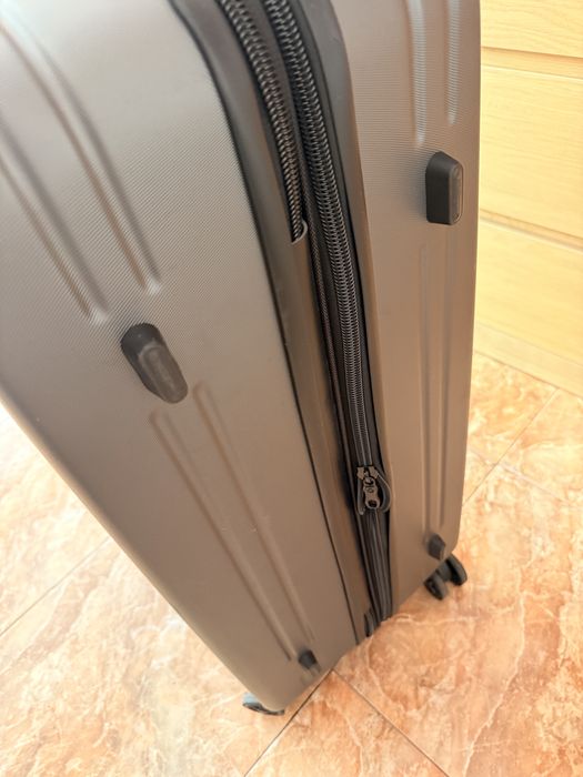 Голям куфар за багаж 80/50/30см