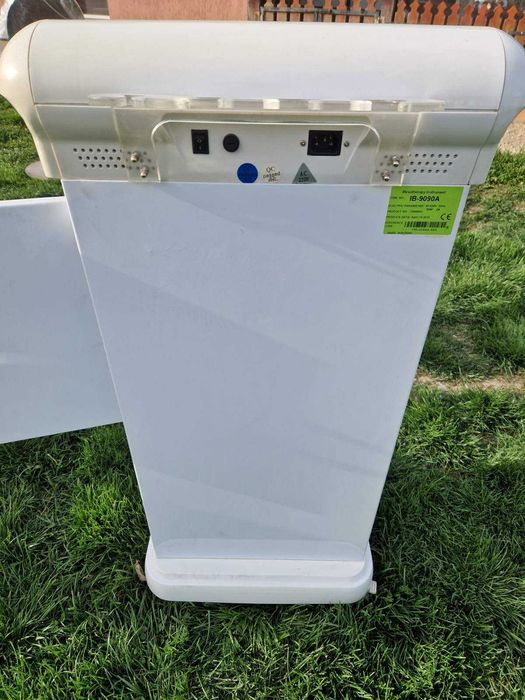 Фризьорки стол, козметична машина.