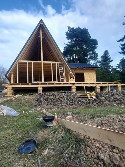 Vindem si construim case din structura de lemn si cabane stil A Frame,