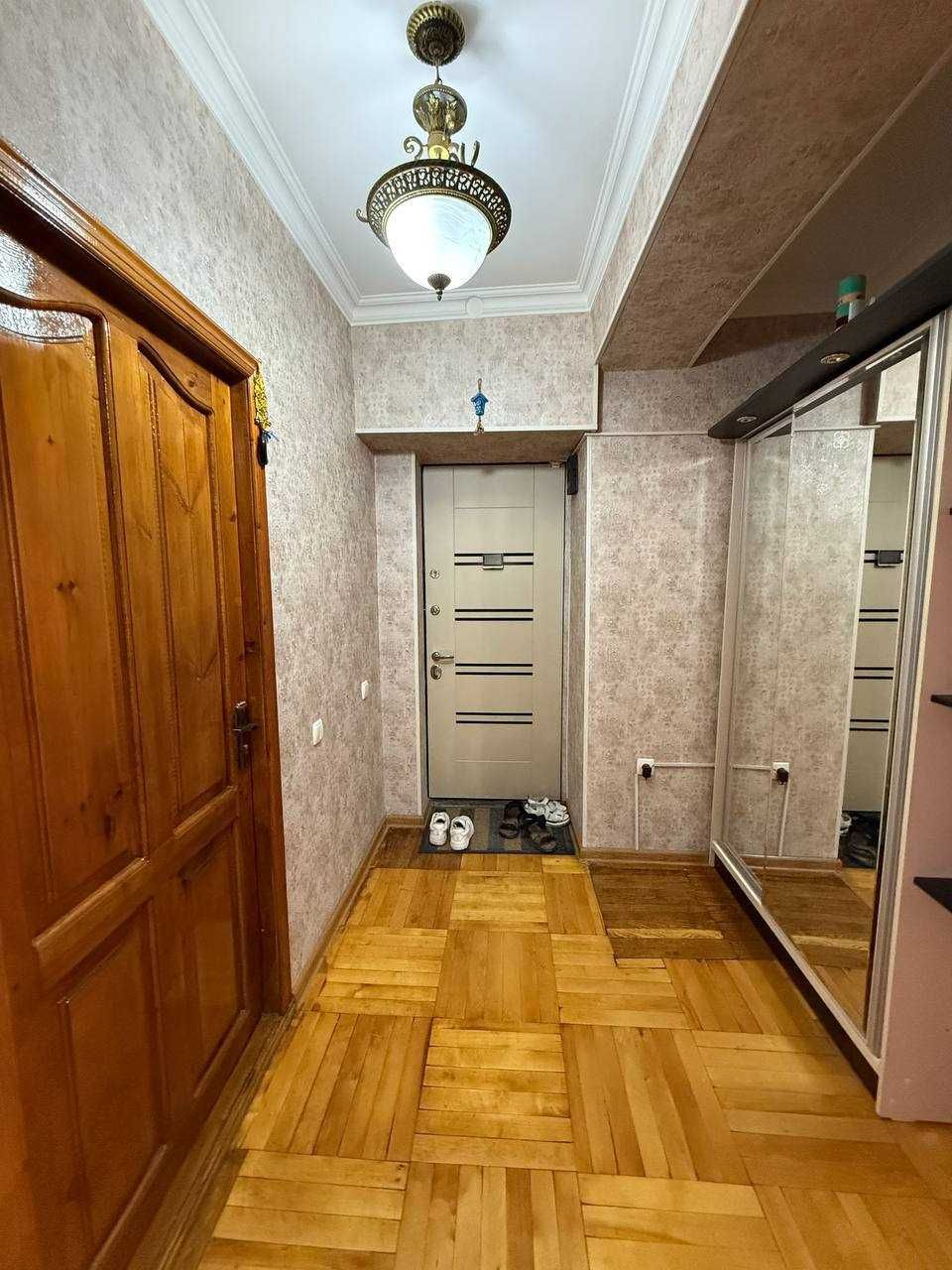 3-х комнатная квартира на Ц-6 (парков. место в навесом)  ID: 2559