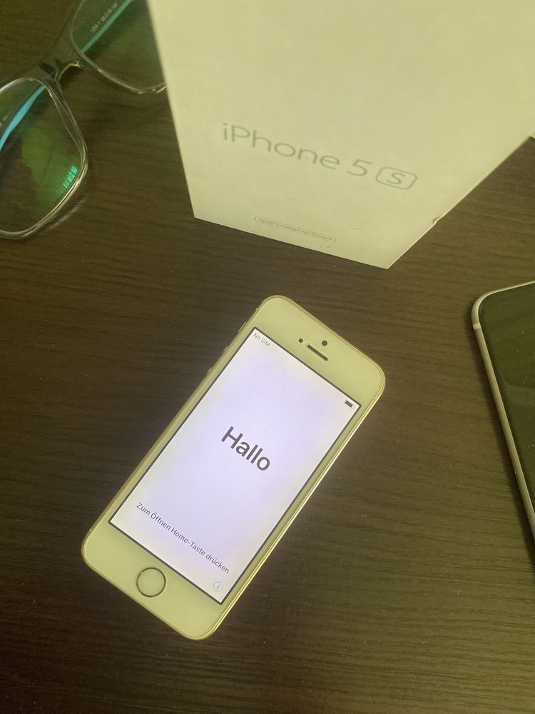 Продам IPhone 5s, 16Gb