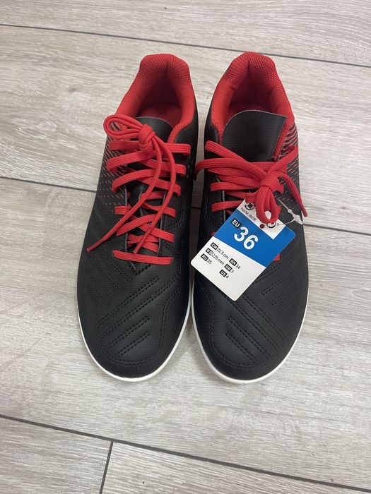 Футболни обувки  /Декатлон/