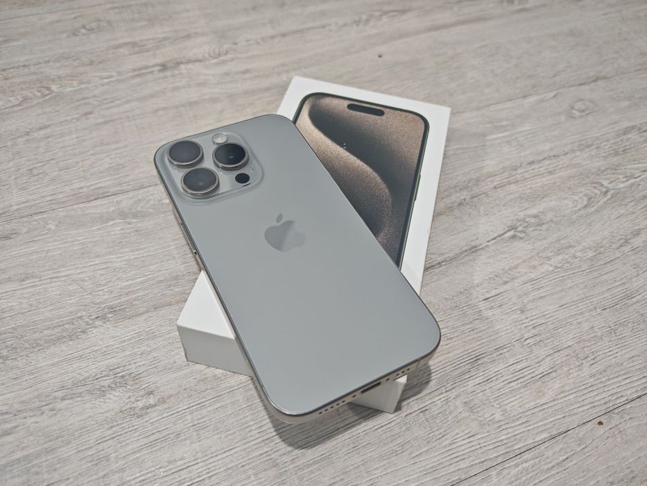 Iphone 15 pro  память 256gb