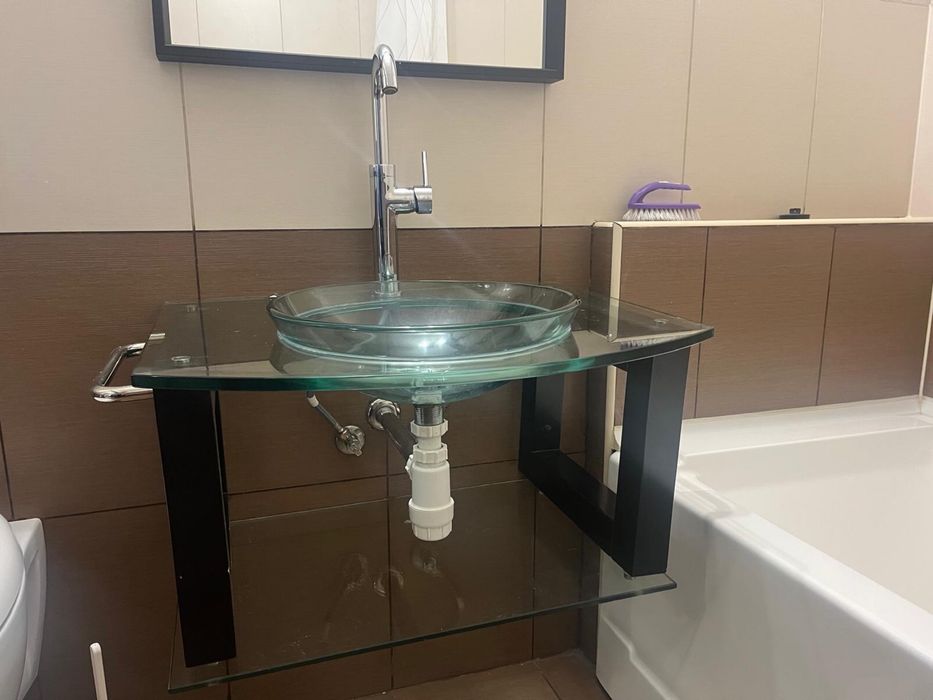Mobilier de baie în stare buna