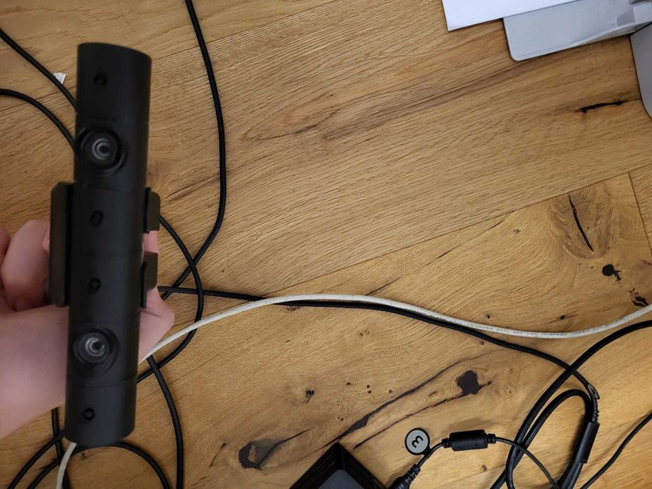 PlayStation 4 Pro 1 Tb, sistem  Vr, pistol, 3 controlere