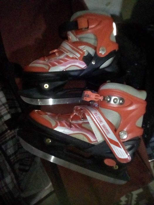 Срочно продам роликовые коньки