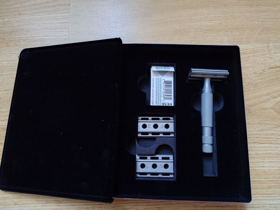 Aparat de ras Rockwell 6S otel, adus din Canada