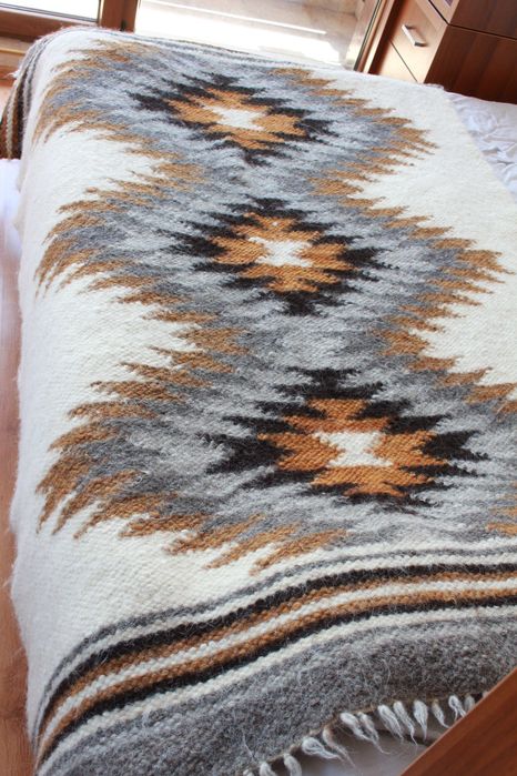 Ръчно тъкани килими.