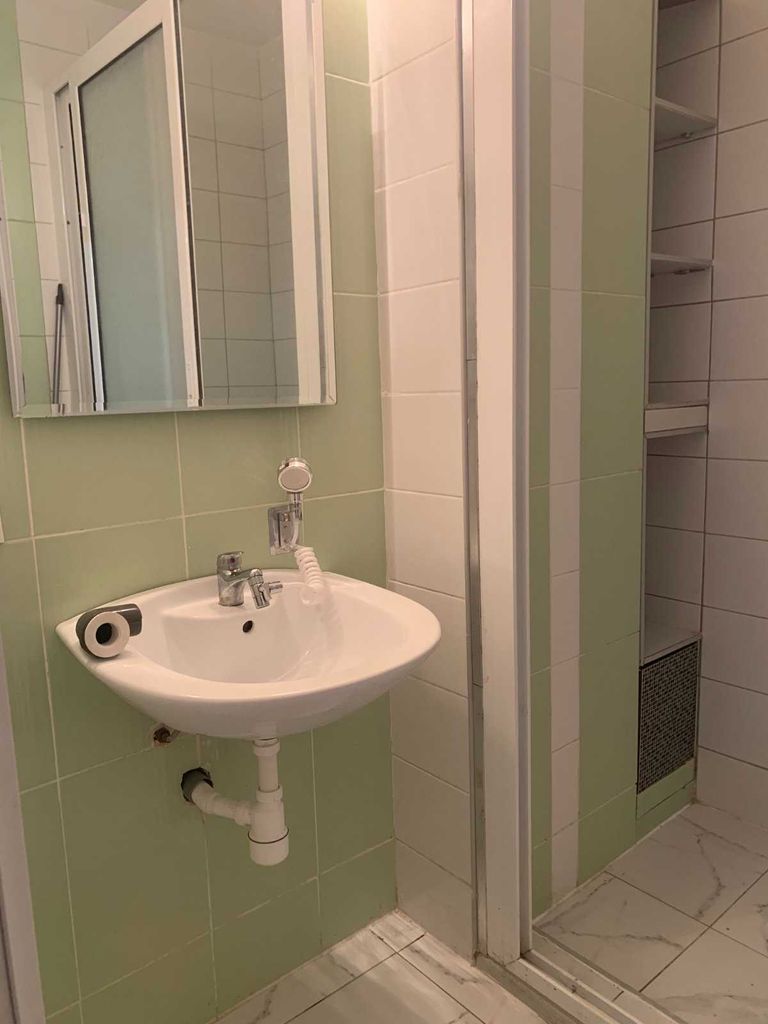Дава се под наем Четиристаен апартамент в Пловдив, Център - 110 кв.м за 650 € - Снимка #9