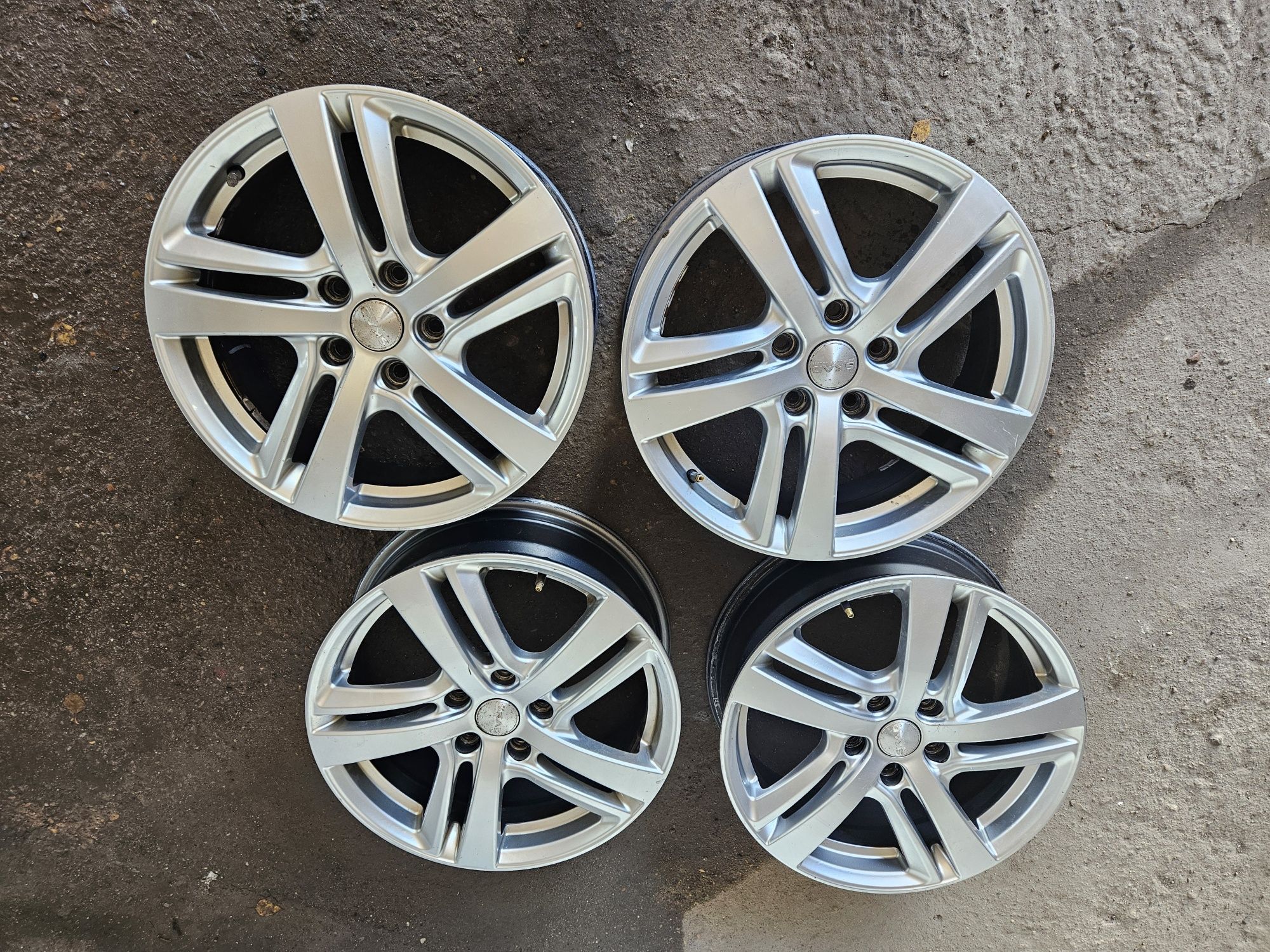Диски 17 продам комплект