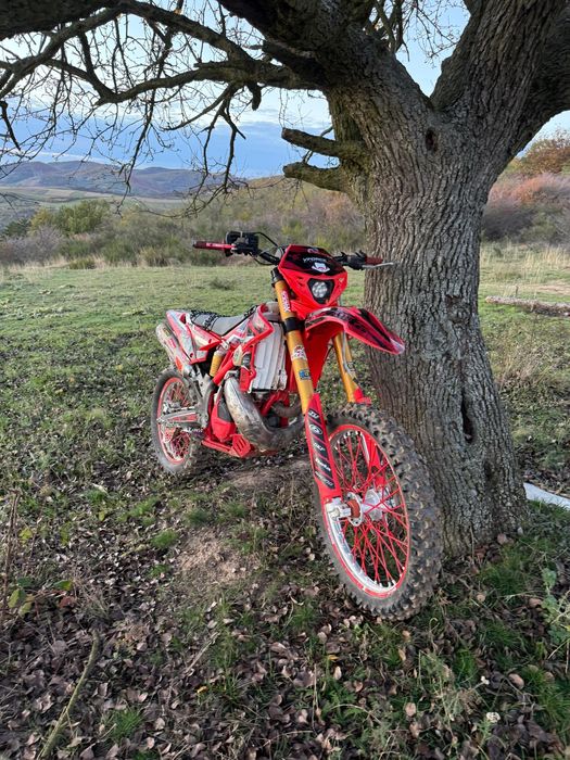 Vând  urgent Beta 300 rr 2018 sau schimb cu mașina