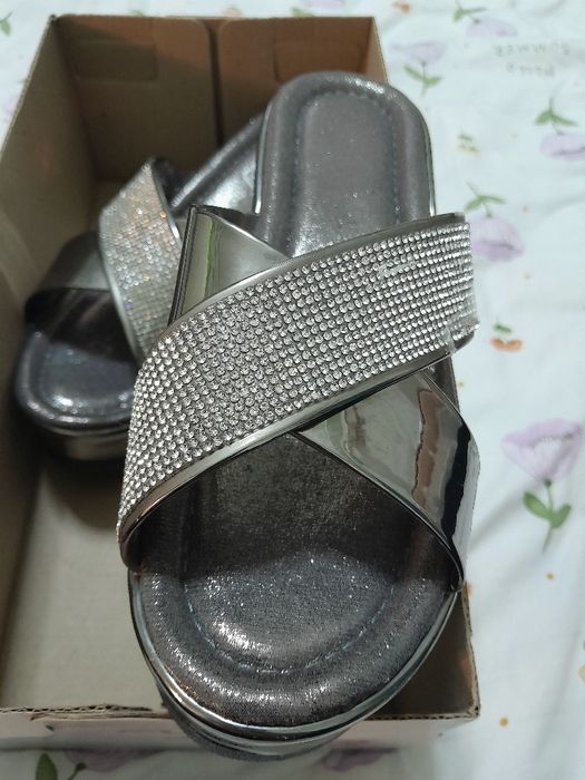 Yengi kiyilmagan 36 razmer