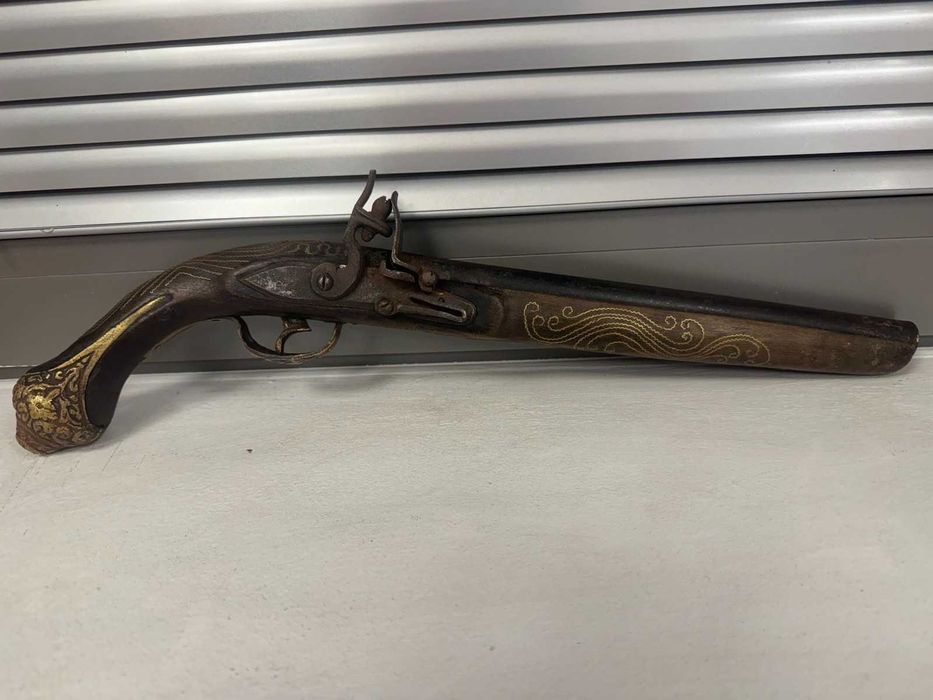 Пищов - Револвер - Пистолет