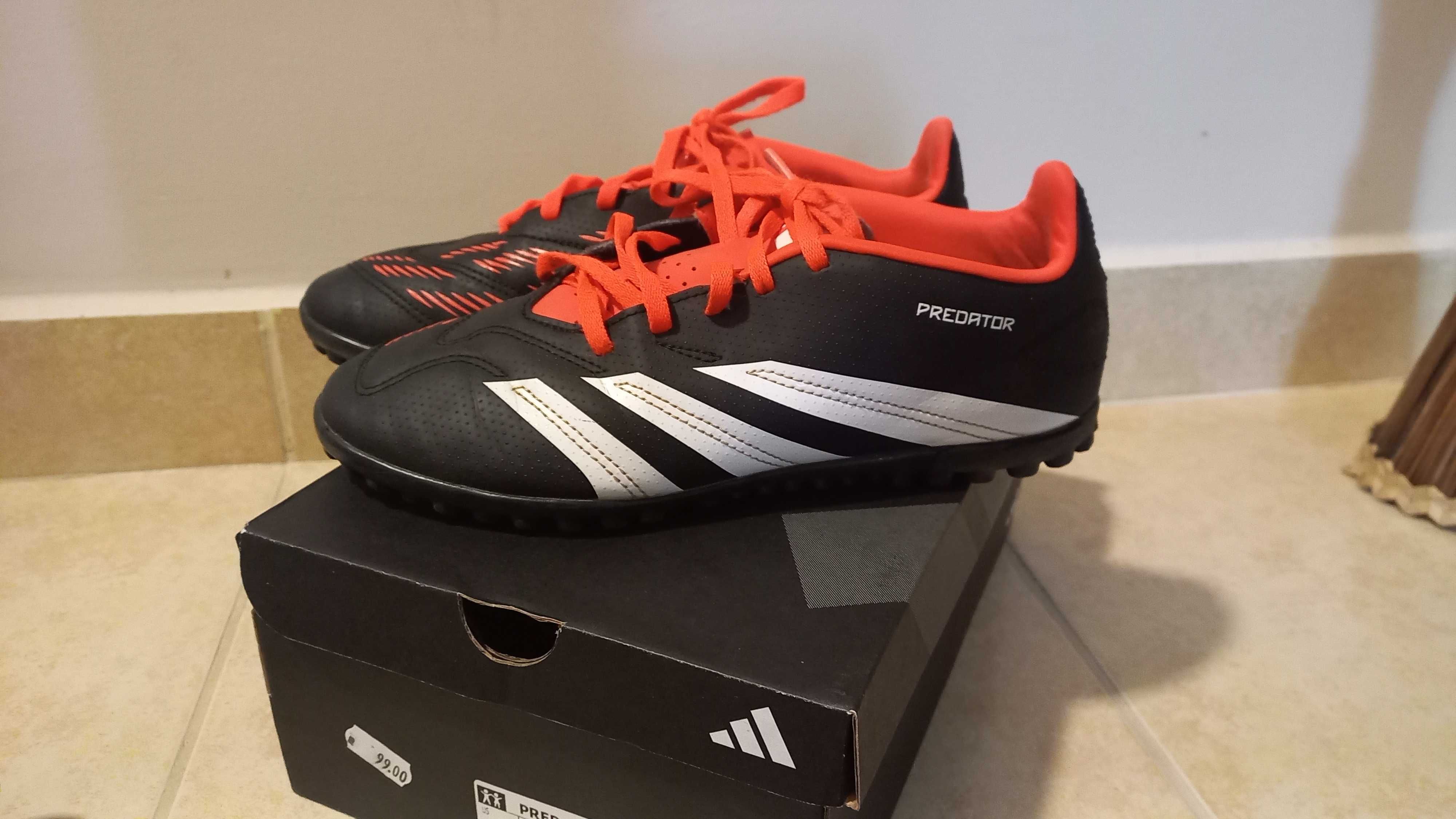 Продавам стоножки adidas predator