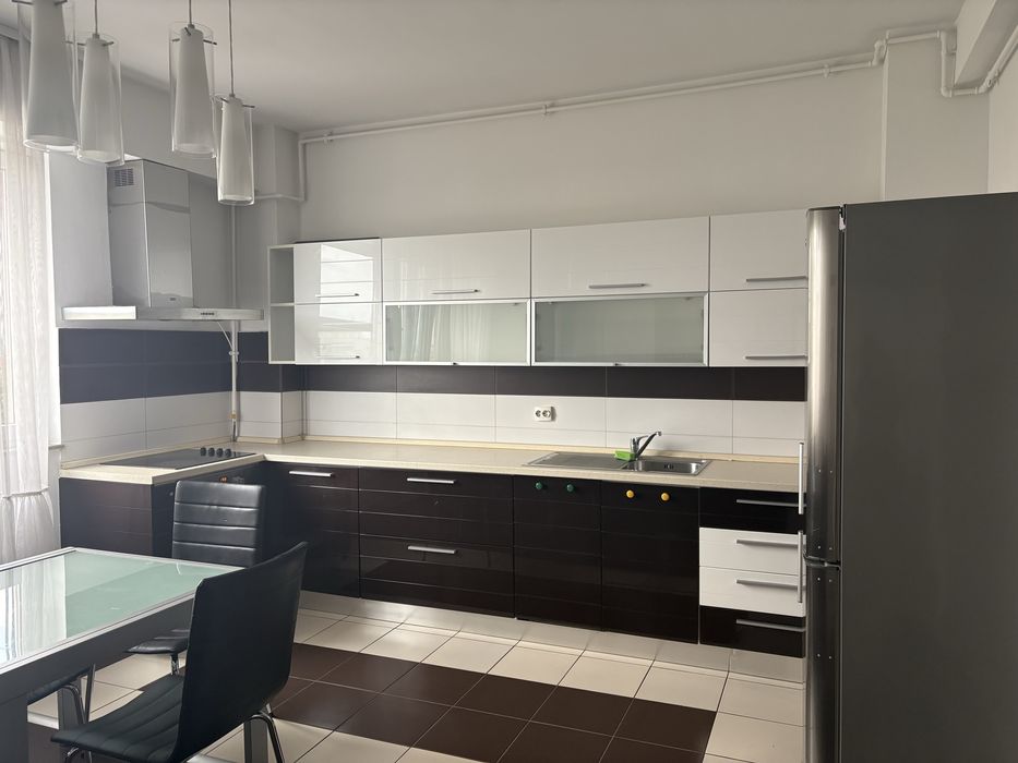 Apartament de inchiriat str Dorobantilor 3 camere si terasa