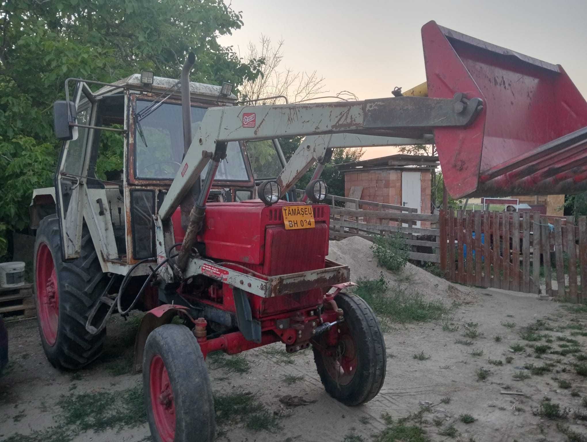 Vand tractor belarus cu incarcator frontal in stare buna.