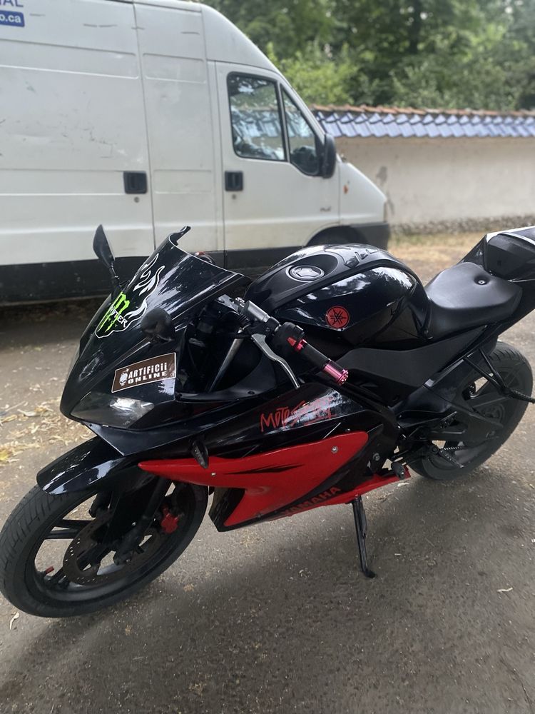 Vând yamaha yzf r125