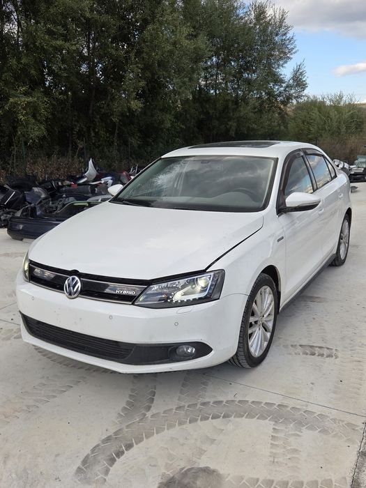 Volkswagen Jetta 1.4 hybrid (НА ЧАСТИ)