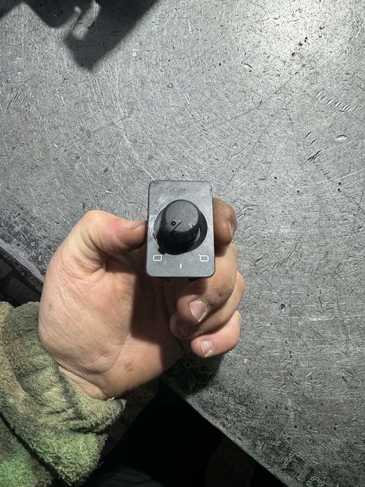 Кнопка управления зеркалами audi