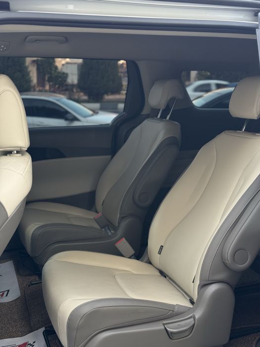 Kia karnival holati tinu tozza moshina 10000-km probeg