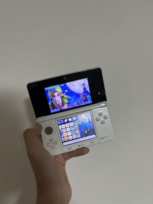 Nintendo 3ds  modat cu accesorii