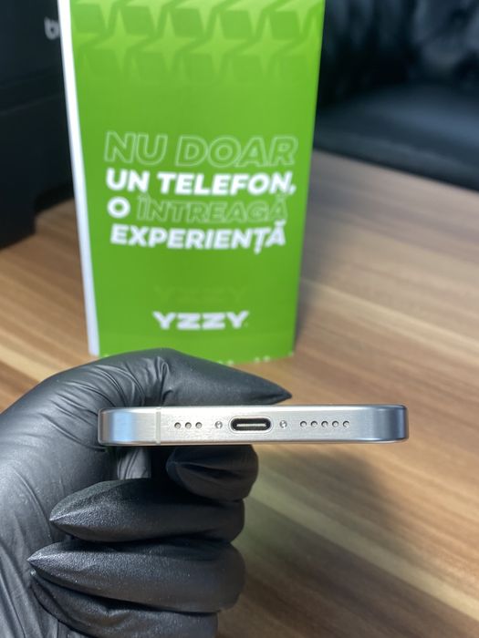 iPhone 15 Pro / 128 GB / Sănătate baterie 90% / Ca nou