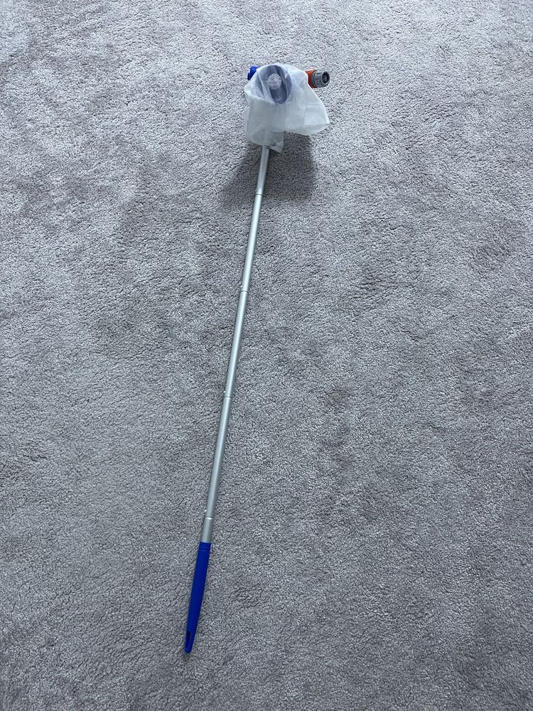 Aspirator curatat piscina mica