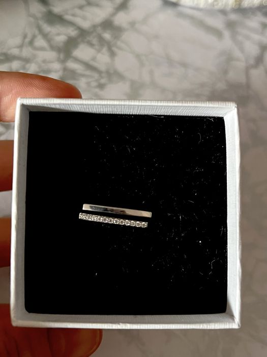 Кольцо серебро с фианитами 16 размер, Сломано