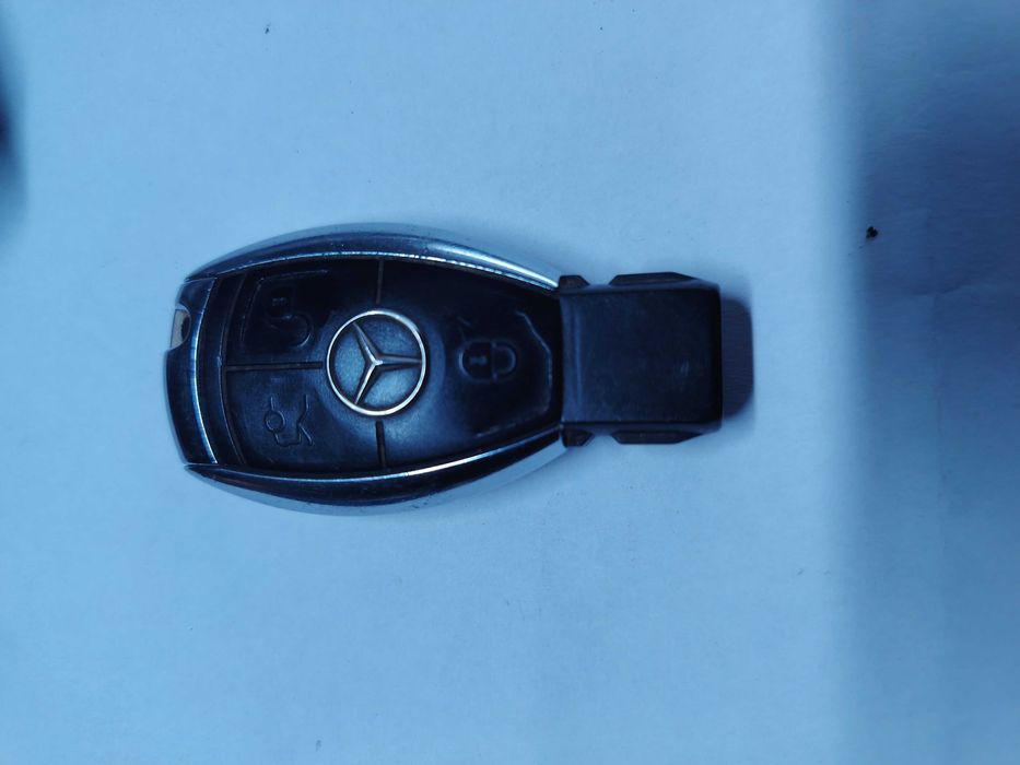 Ключ за мерцедес w221 Mercedes w221