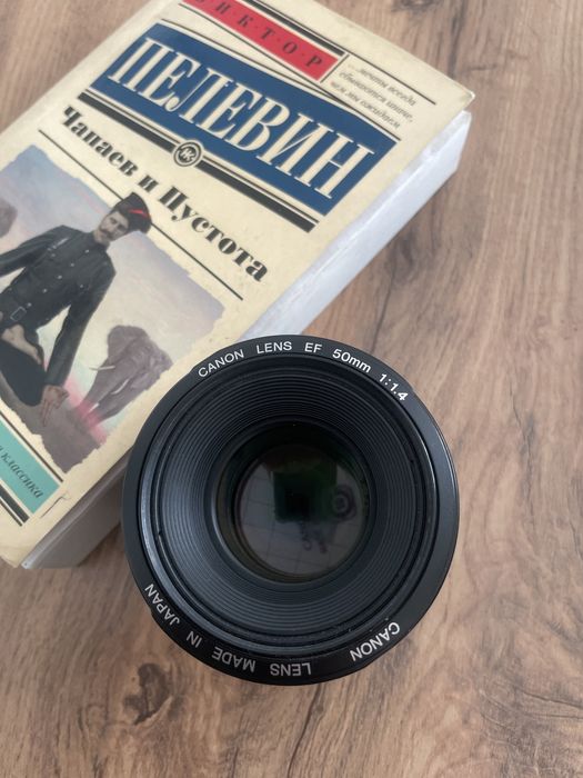 Объектив Canon 50mm 1.4