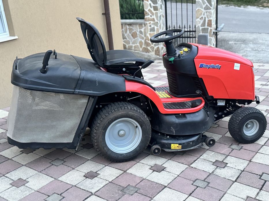 Tractoras gazon tuns iarba Simplicity 27 CP