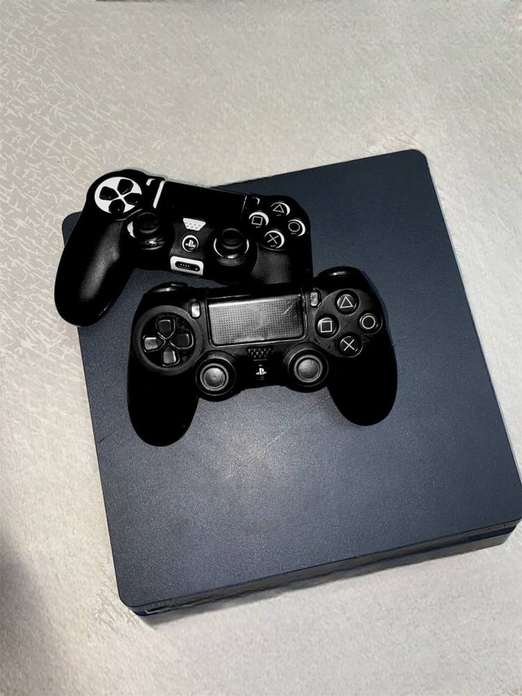 PlayStation 4slim