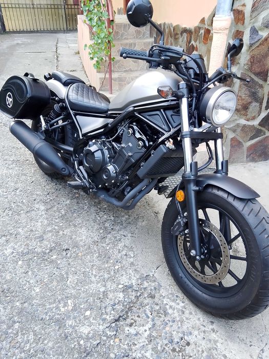 Vând HONDA Rebel 500cm2, 8000 km, Data primei înm. 2019