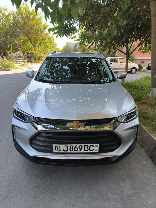 Tracker 2023-yil avtamat. Benzin