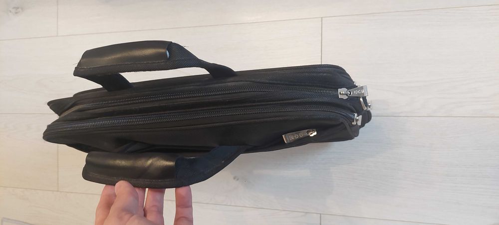 Geanta laptop noua