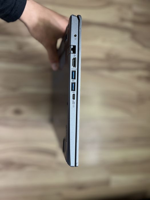 Vând laptop Acer Aspire 5 cu Licenta Windows 11 PRO