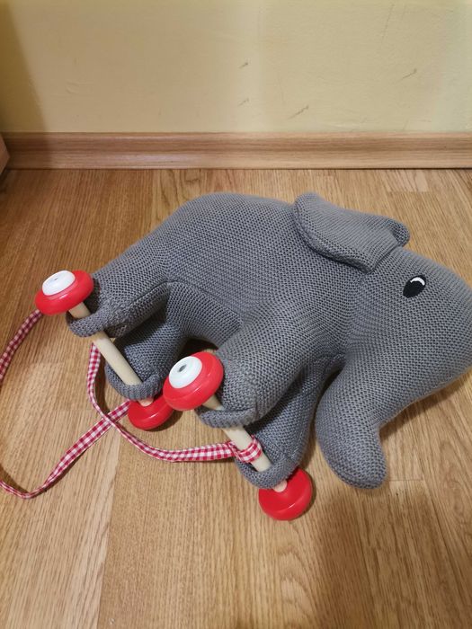 Детска играчка за дърпане, слон