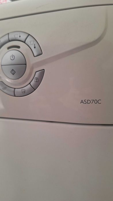 Продавам сушилня Ariston в гаранция