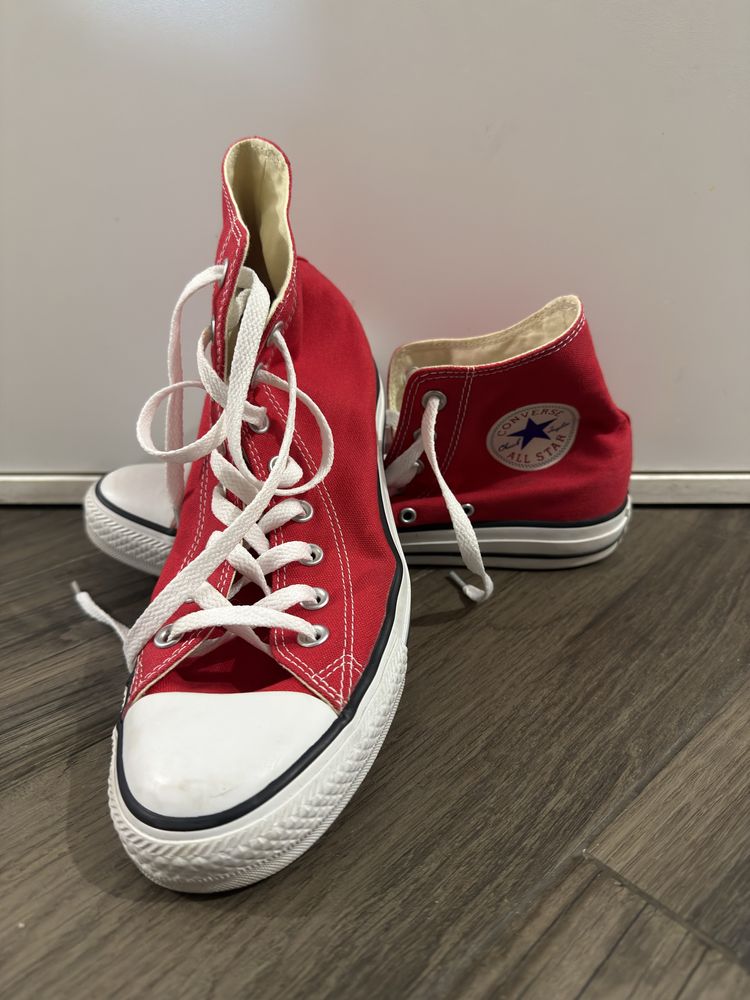 Продавам нови Converse ALL STAR