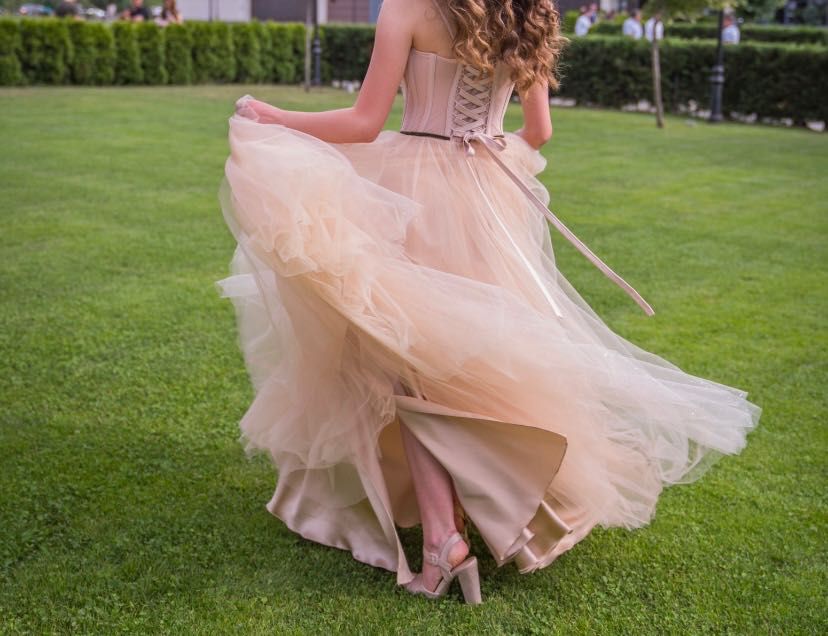 Бална рокля, обличана само веднъж