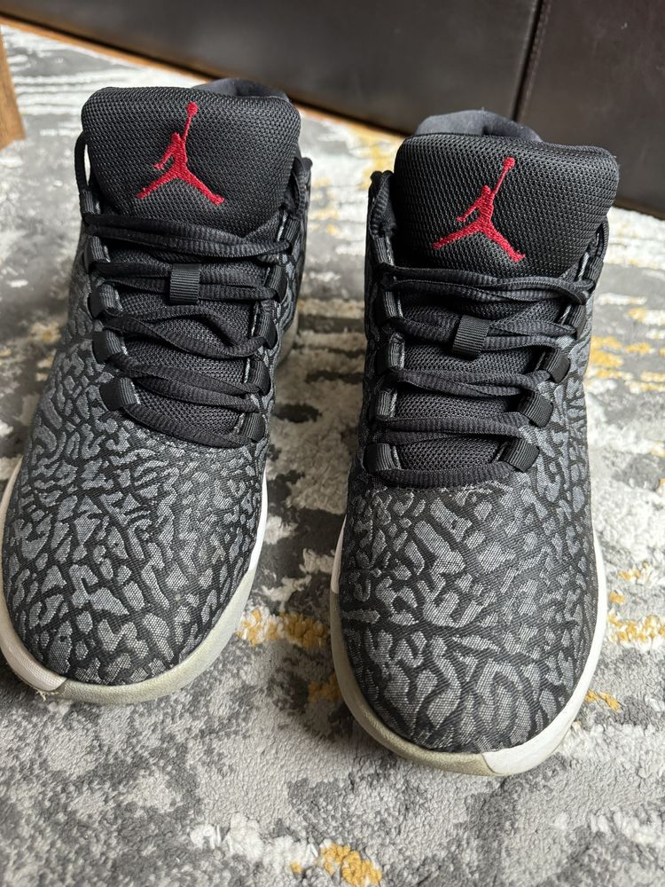 Nike Air Jordan B Fly Wolf Grey 42 Номер