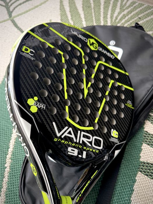 Падел ракета с подарък 3бр.бели топки