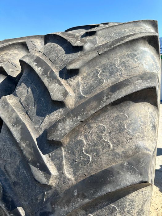 Anvelope de tractor 710.70 R42 BKT