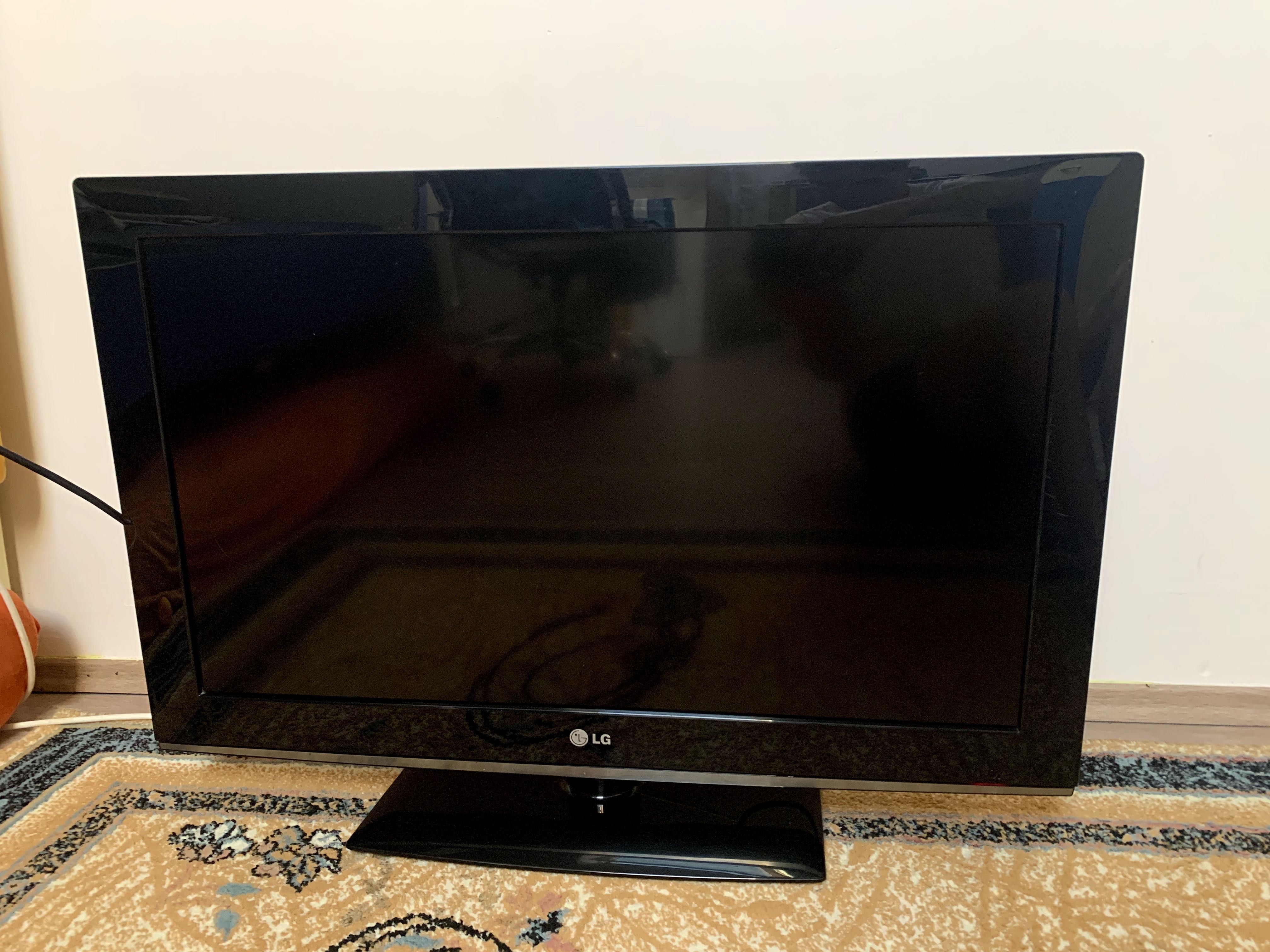 Televizor LG (81cm) HD LCD 32LK330