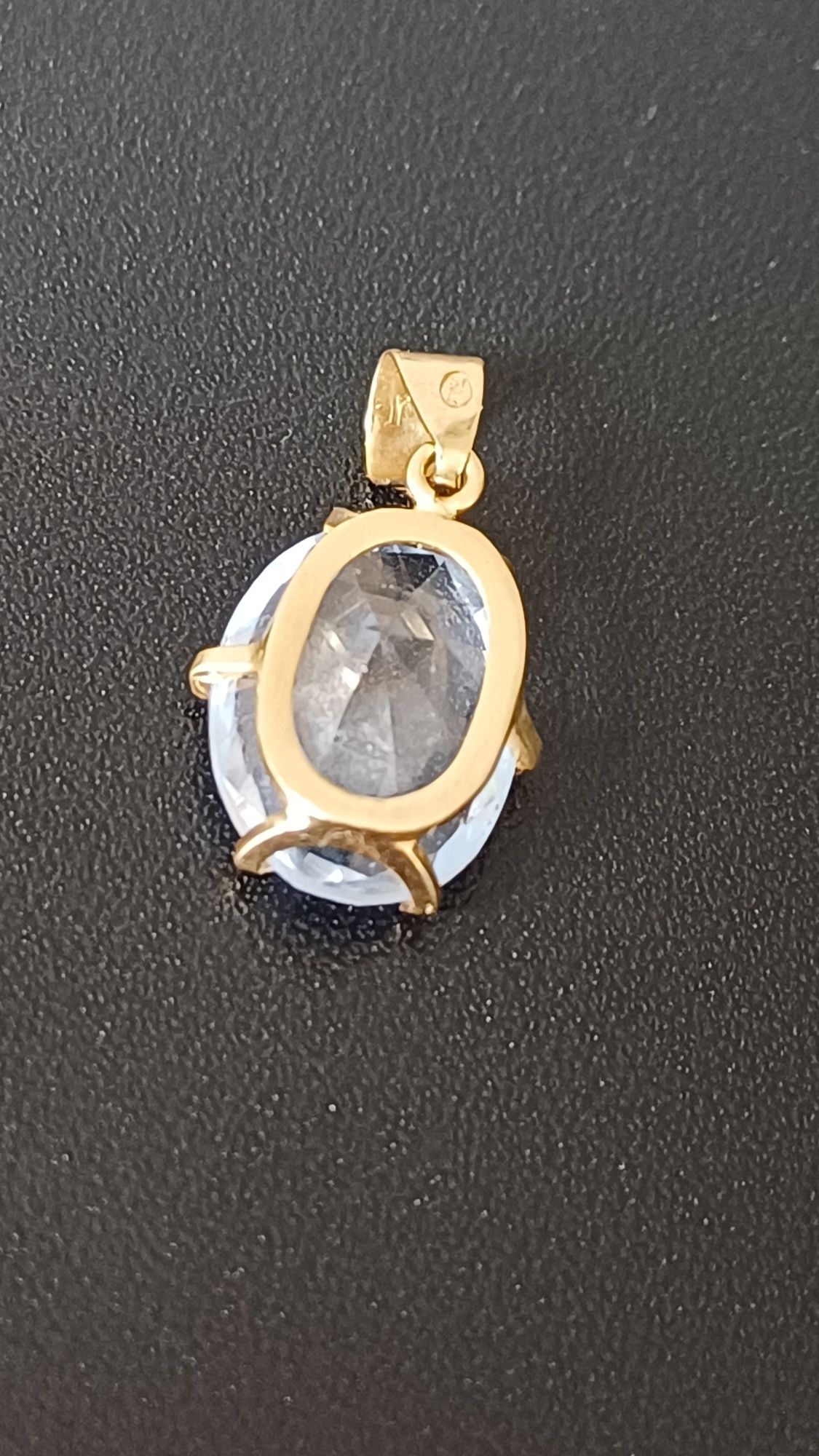 Pandantiv Aur 18k cu piatră de Topaz..2.2g