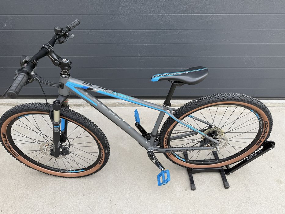 Bicicleta FOCUS Black Forest