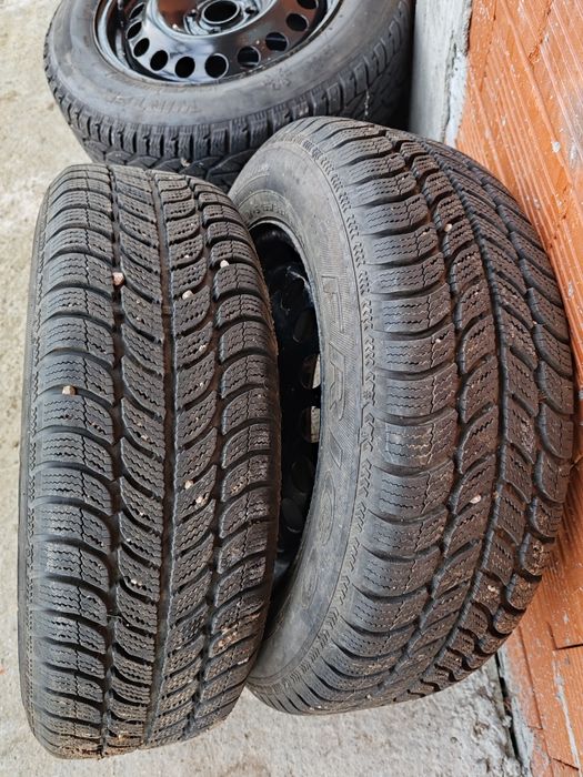 Джанти с зимни гуми опел 15 цола