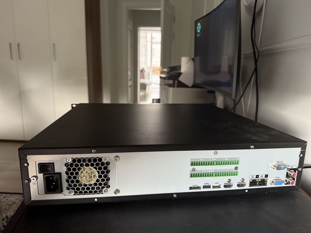 IP-видеорегистратор RVi-IPN64/8-4K на 64 камер