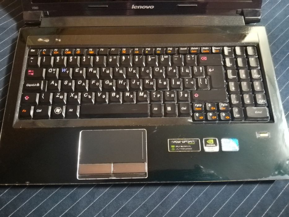 Лаптоп Lenovo V560